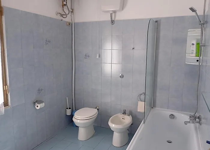 Family & Friends - First Floor - South West Wing - Fully Equipped With View - 15 Minutes Drive By Car To The Seaside *